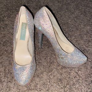 Blue by Betsey Johnson 'Wish' Crystal Pump 7